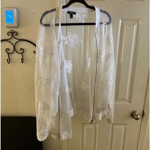 Sheer with flowers. Size 4X